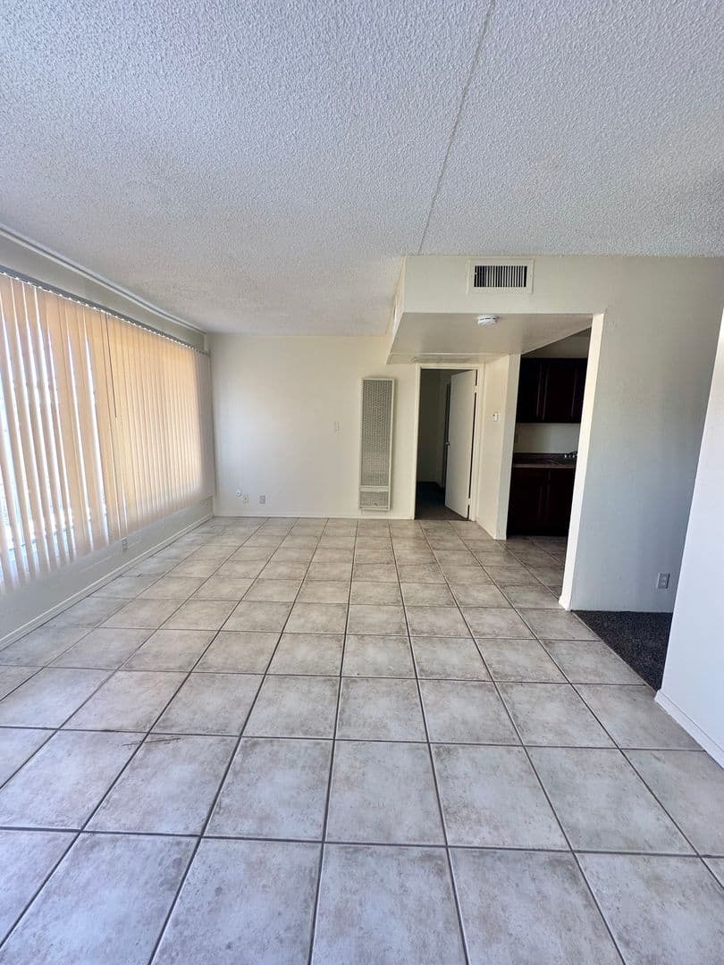 El Centro Apartment: 1678 Scott Ave.