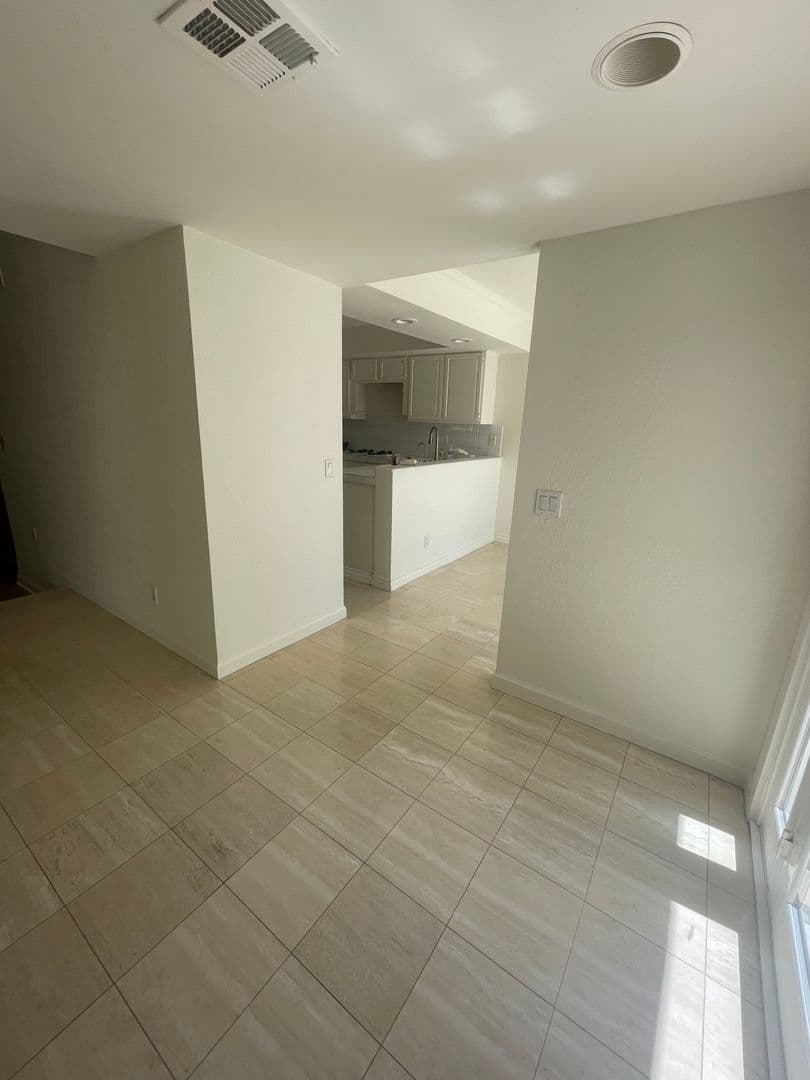 Corona Del Mar Condo: 19 Crest Circle  #19