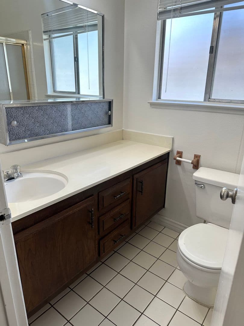 Bakersfield House: 3333 El Encanto Court