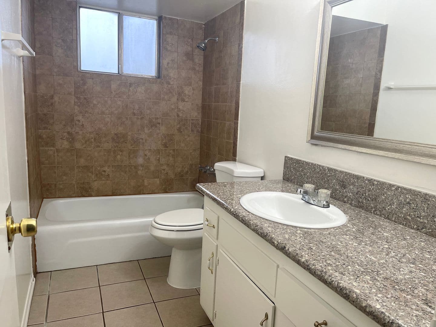 Bakersfield Apartment: 3600 N. Chester Ave.