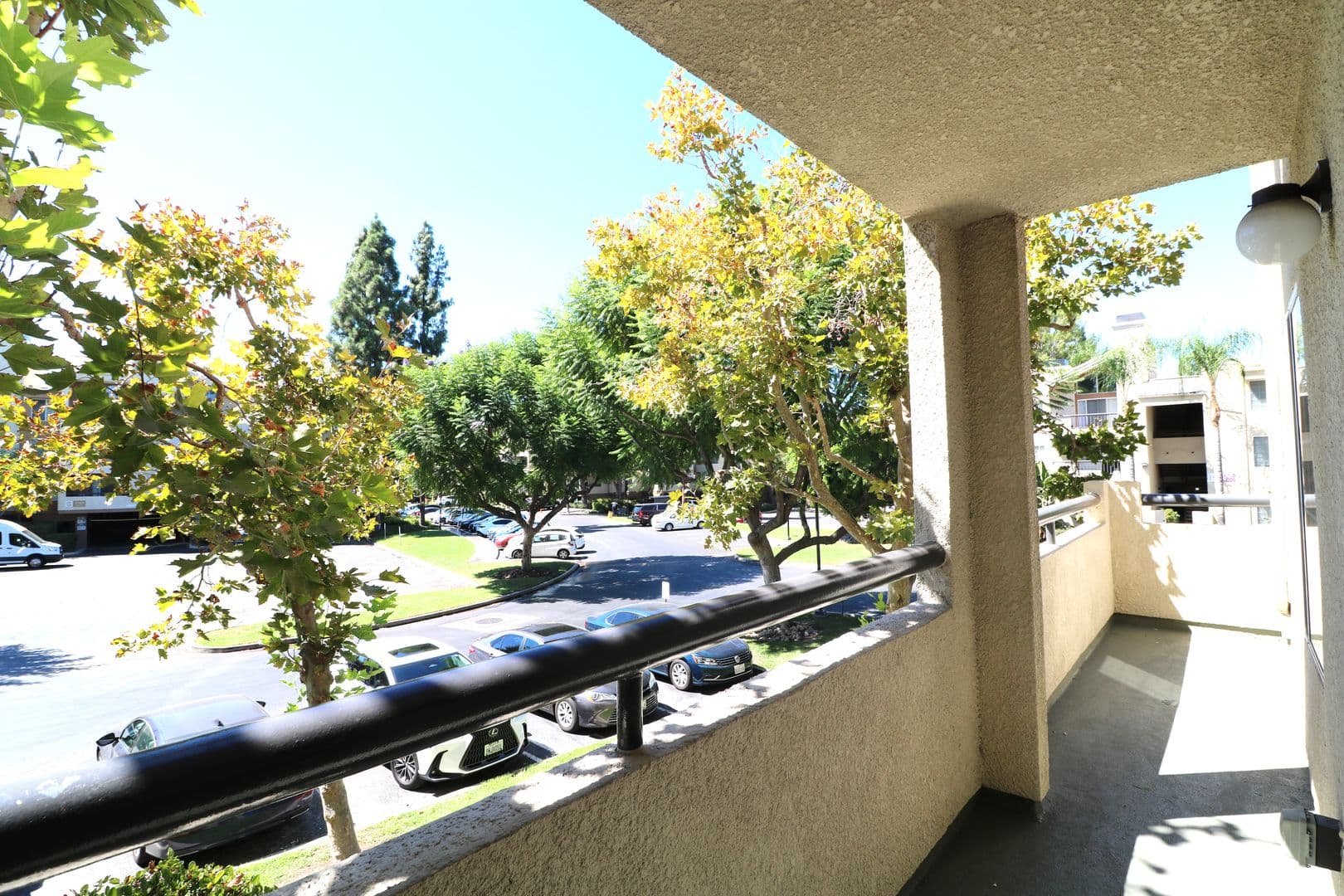 Woodland Hills Condo: 5545 Canoga Ave Unit 106