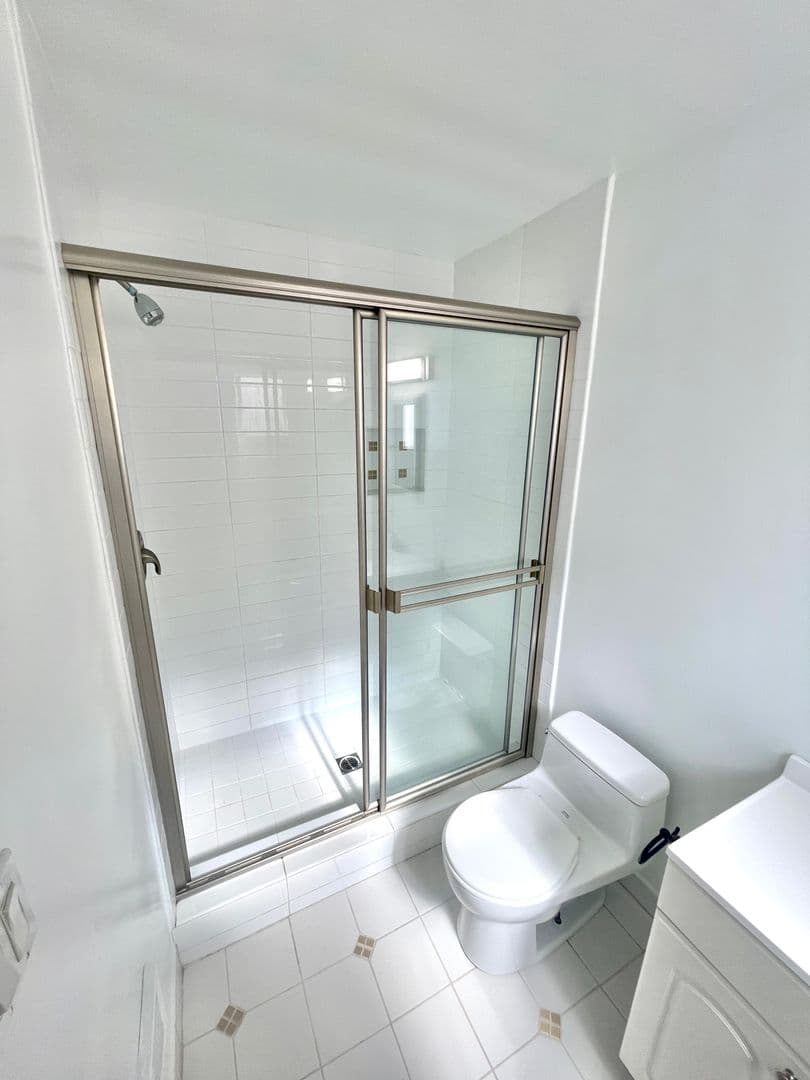Beverly Hills Apartment: 145 N. Hamilton Drive - 02
