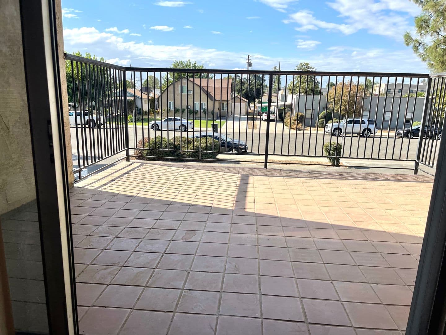 Shafter Apartment: 615 Kern St.