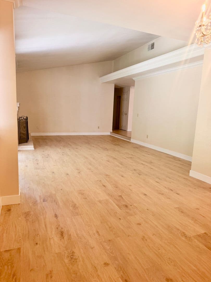Newbury Park House: 228 Eagle View Place