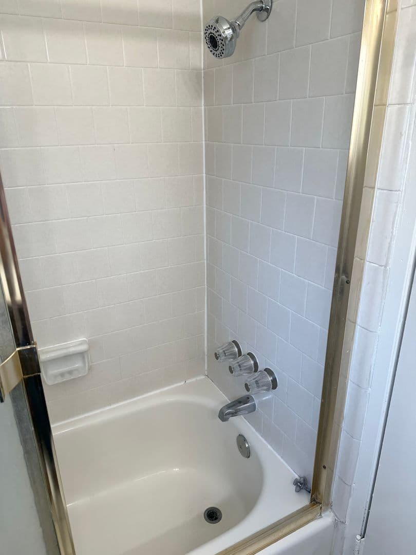 Bakersfield House: 3333 El Encanto Court