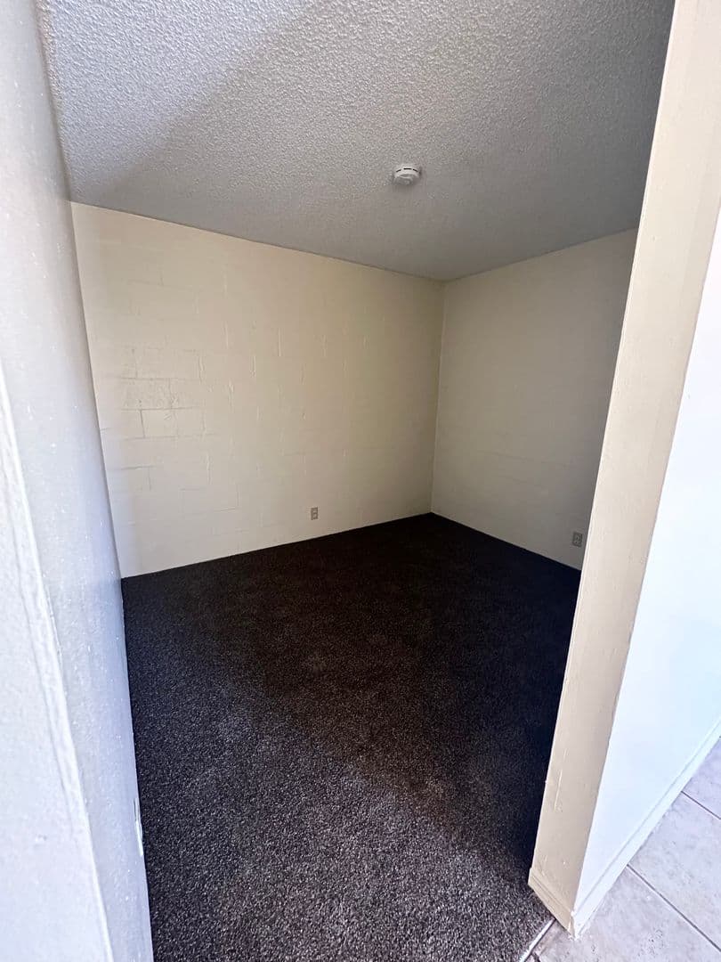 El Centro Apartment: 1678 Scott Ave.