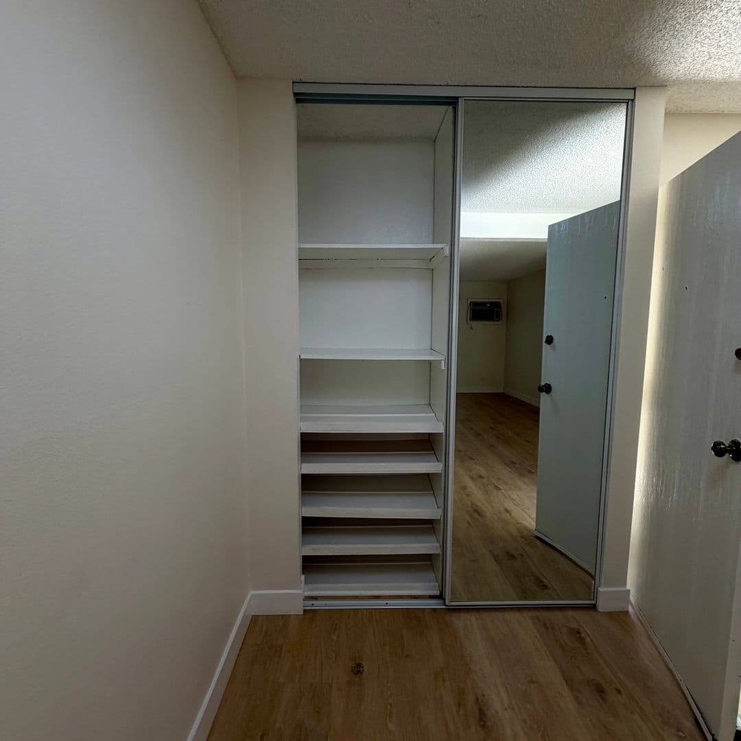 Canoga Park Condo: 21801 Roscoe Blvd. #128