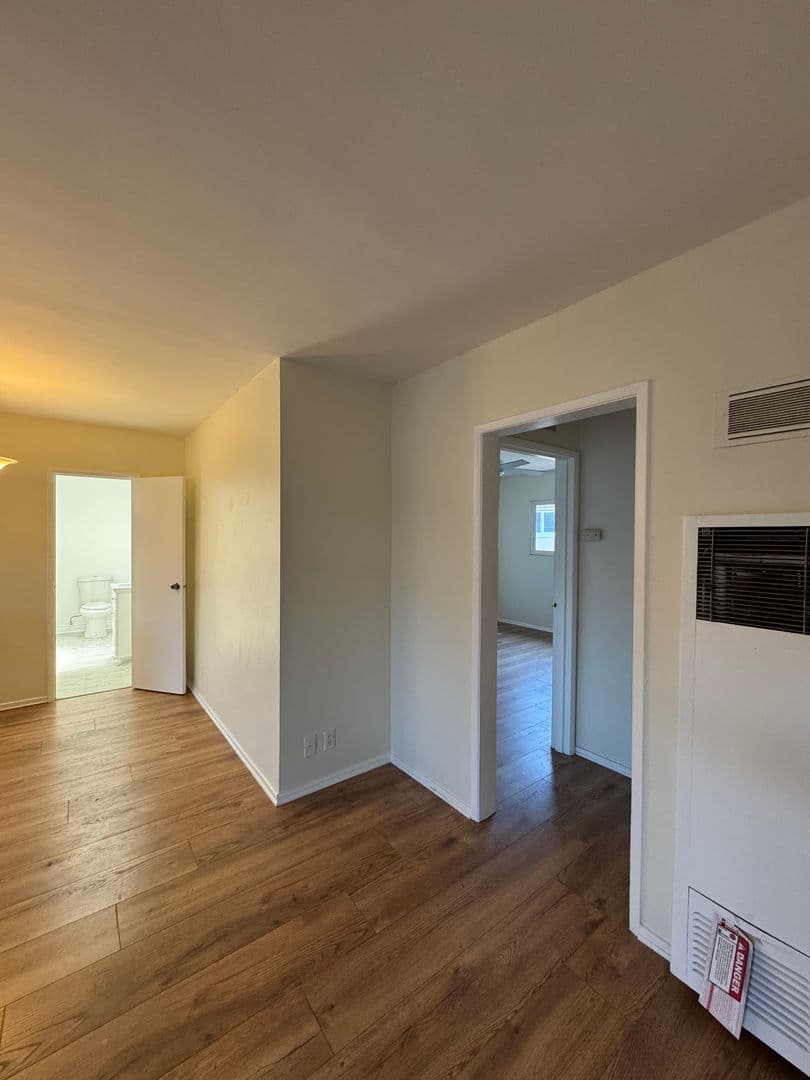 Los Angeles Apartment: 642 N. Hayworth Ave.