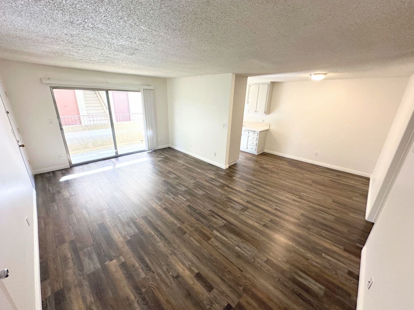 Sherman Oaks Apartment: 5035 Coldwater Canyon Ave.