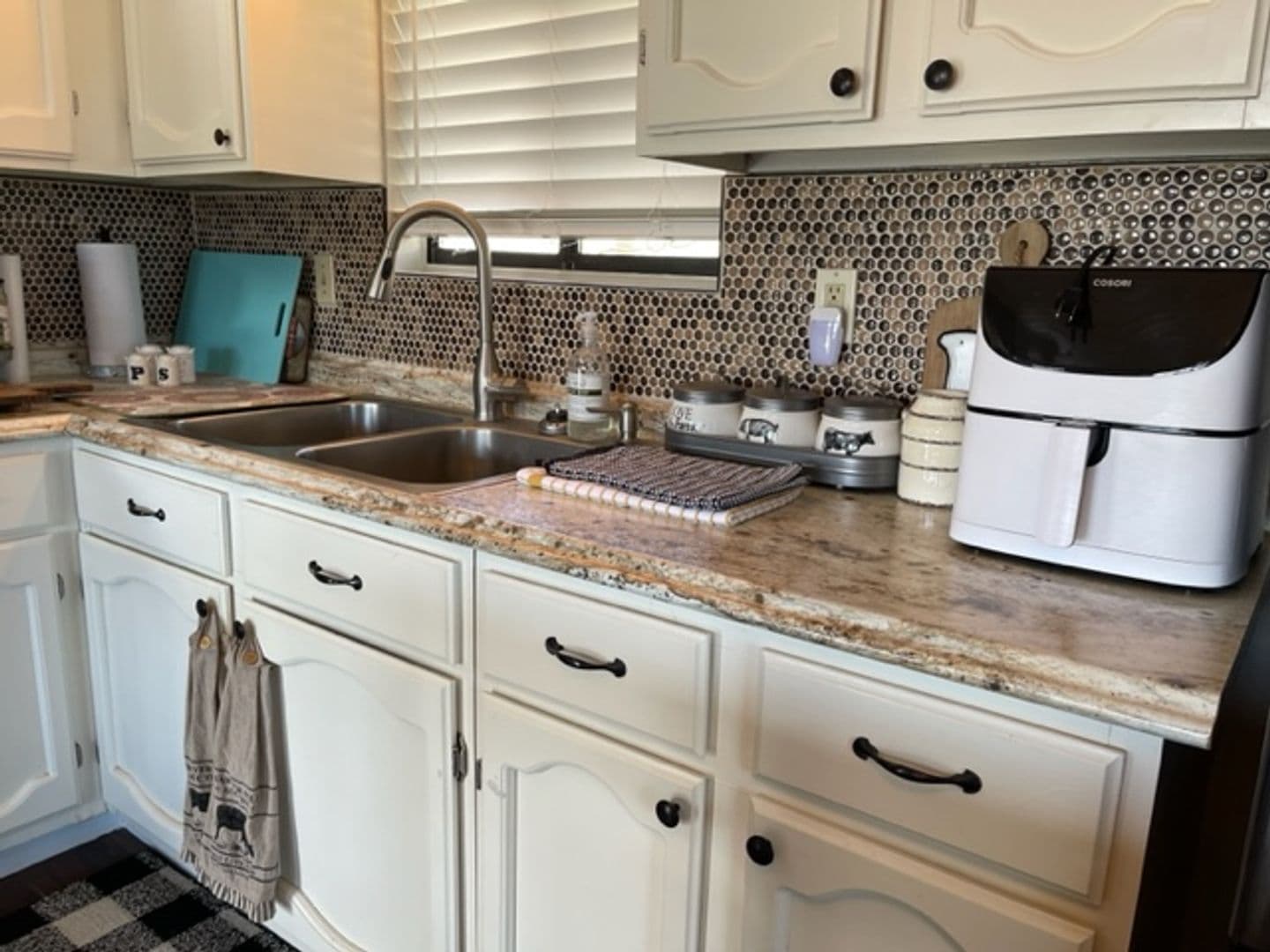 Tehachapi House: 24441 Oak Tree Court