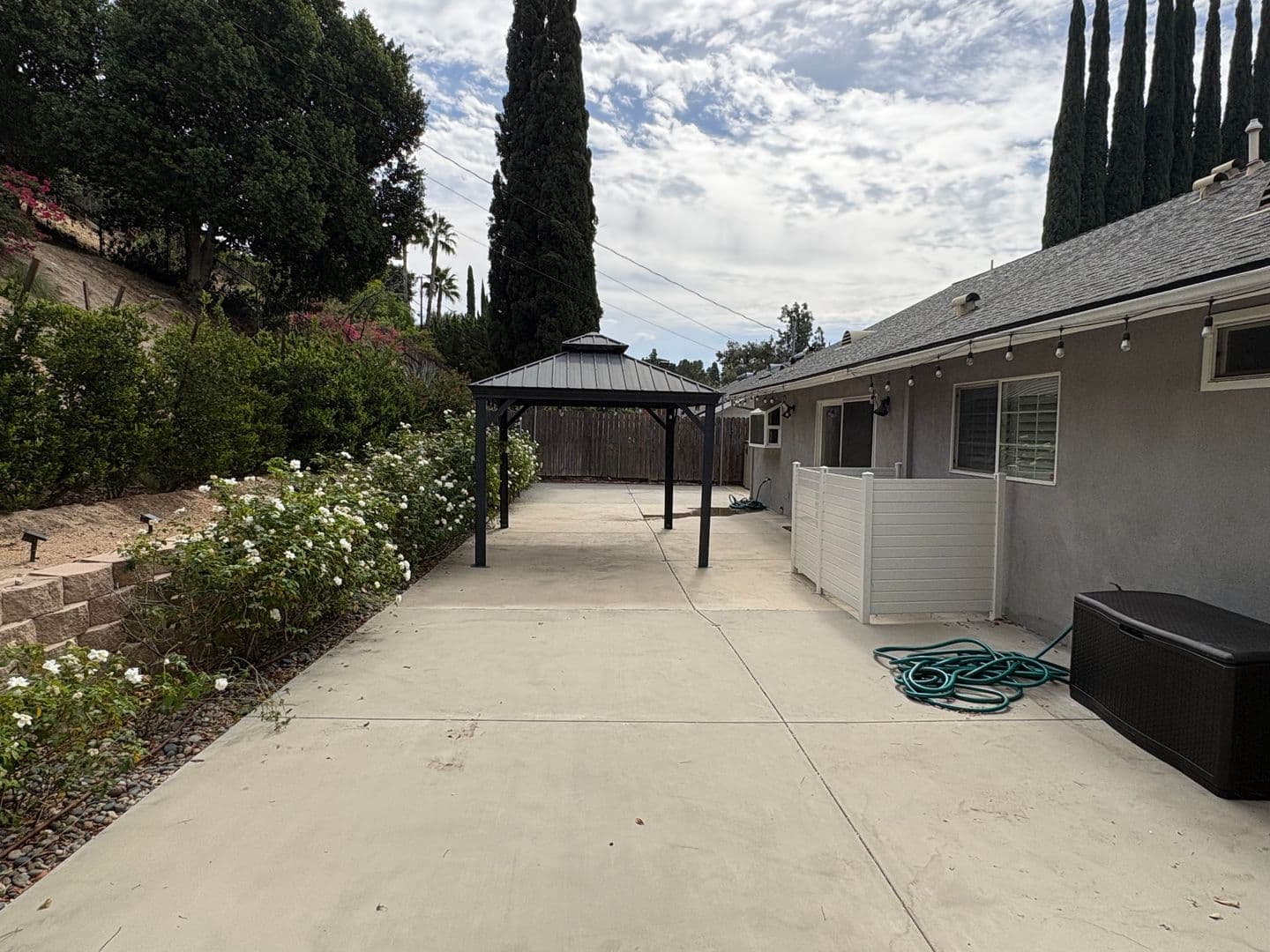 Granada Hills House: 12130 Rahn Ave