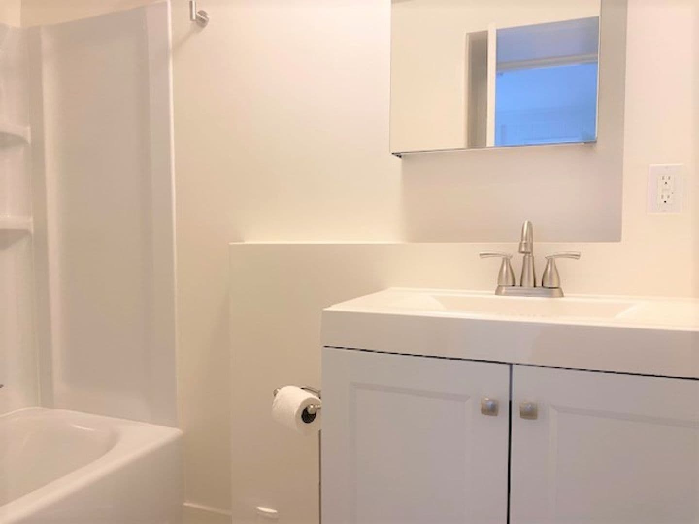 Los Angeles Apartment: 5013-5019 Genevieve Ave - 5021