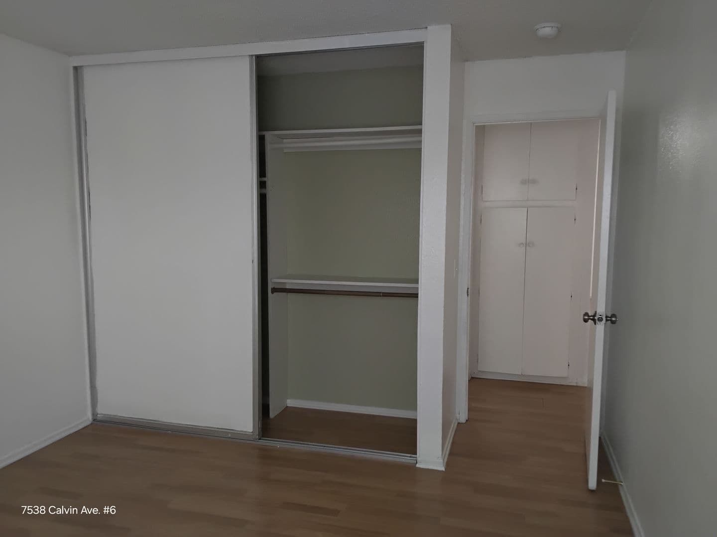 Reseda Apartment: 7538 Calvin Ave