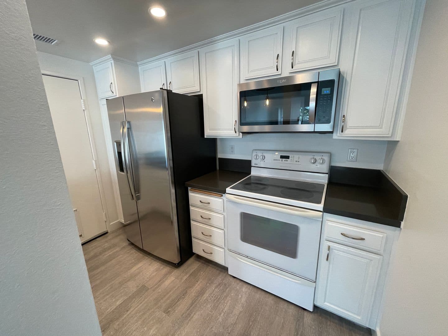 Tustin House: 16884 Donwest