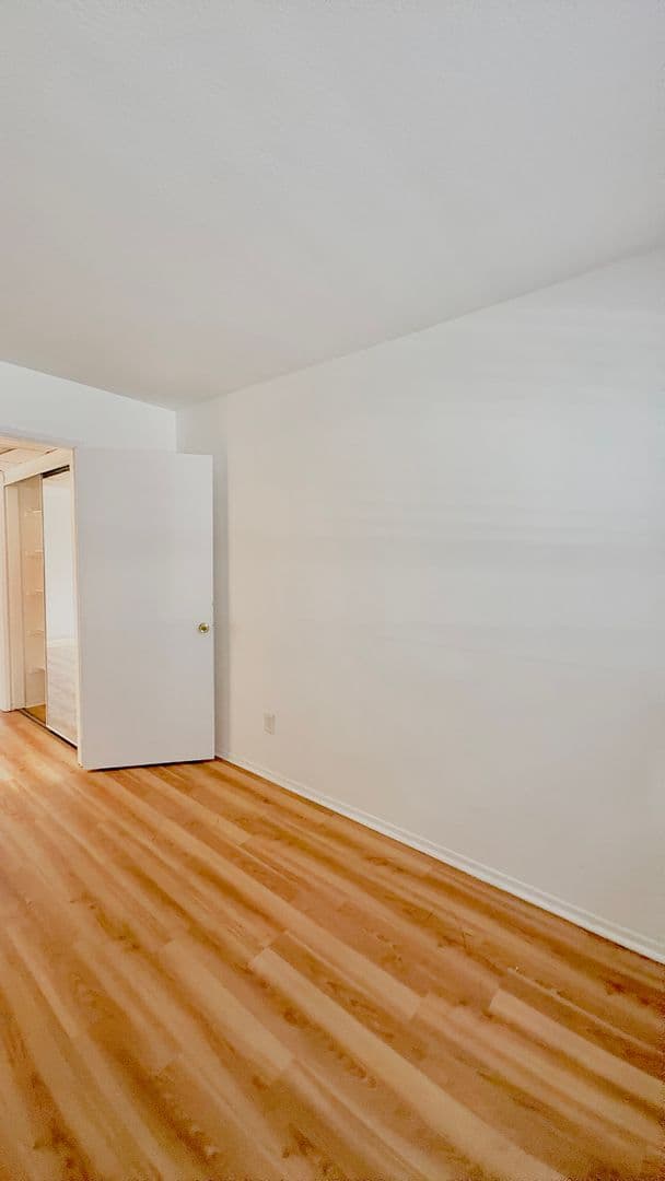 North Hollywood Apartment: 5250 Bellingham Ave.