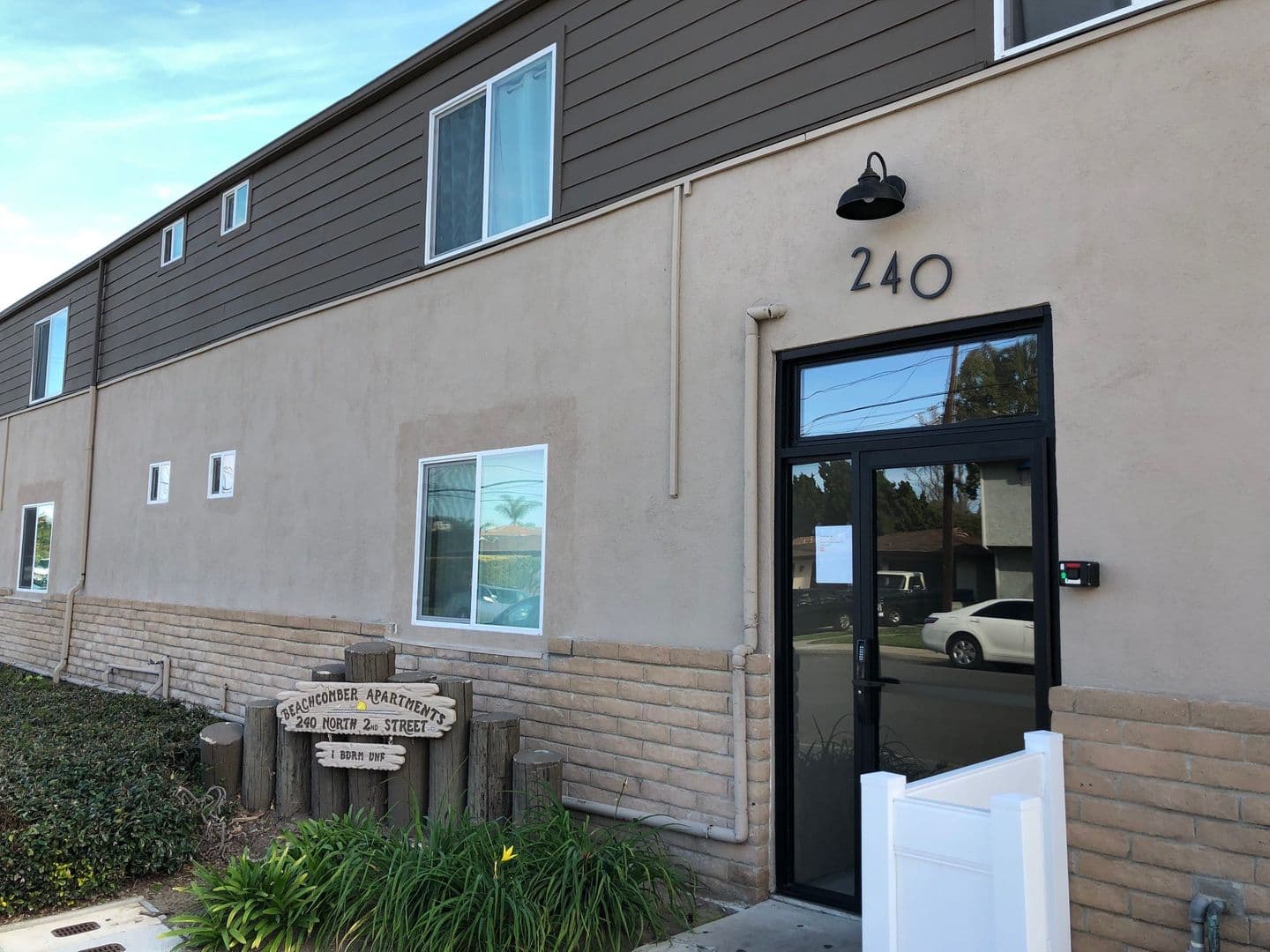 Port Hueneme Apartment: 240 N. 2nd St.