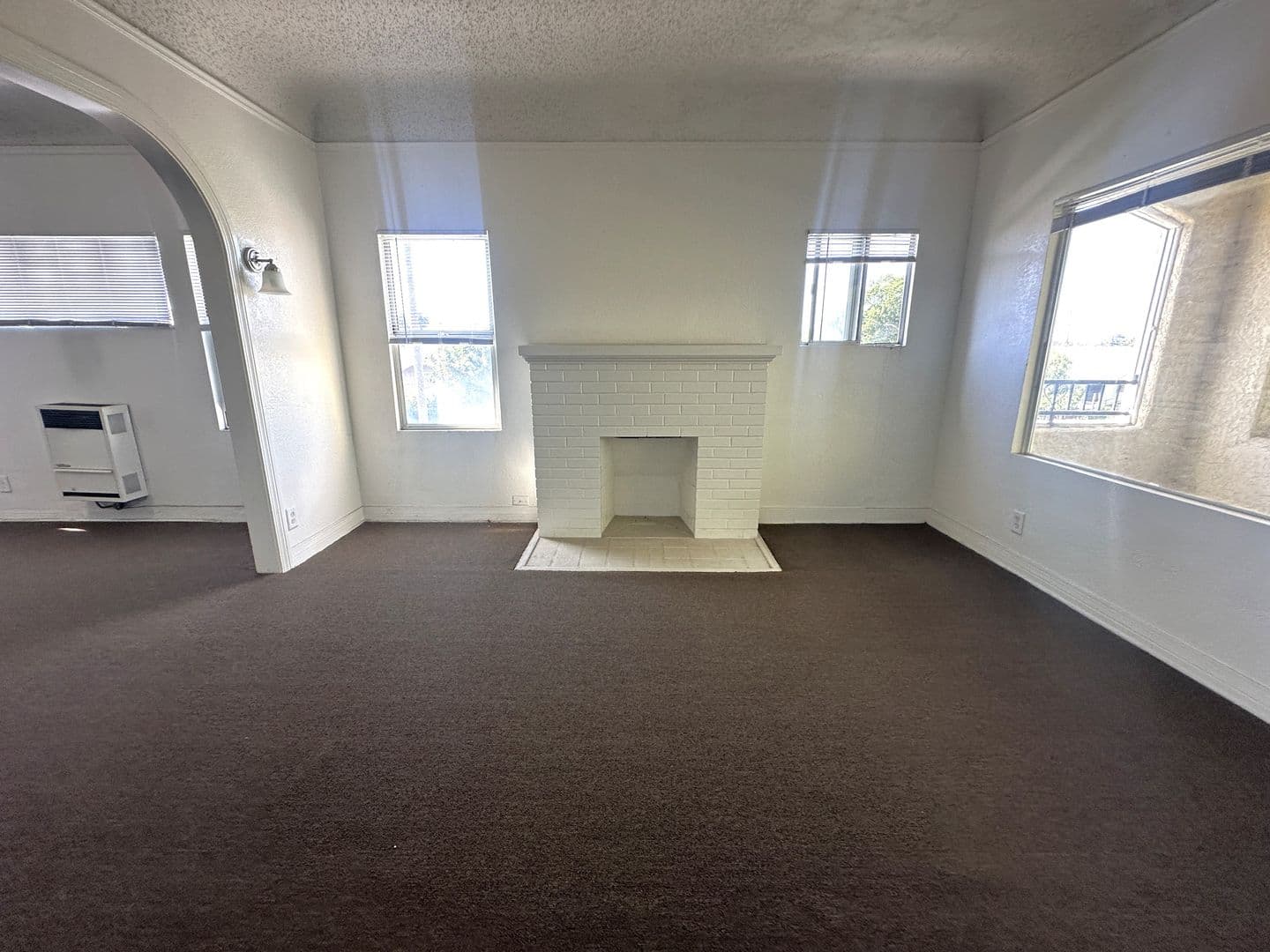 Los Angeles Apartment: 1458-1464 W. 45th St.