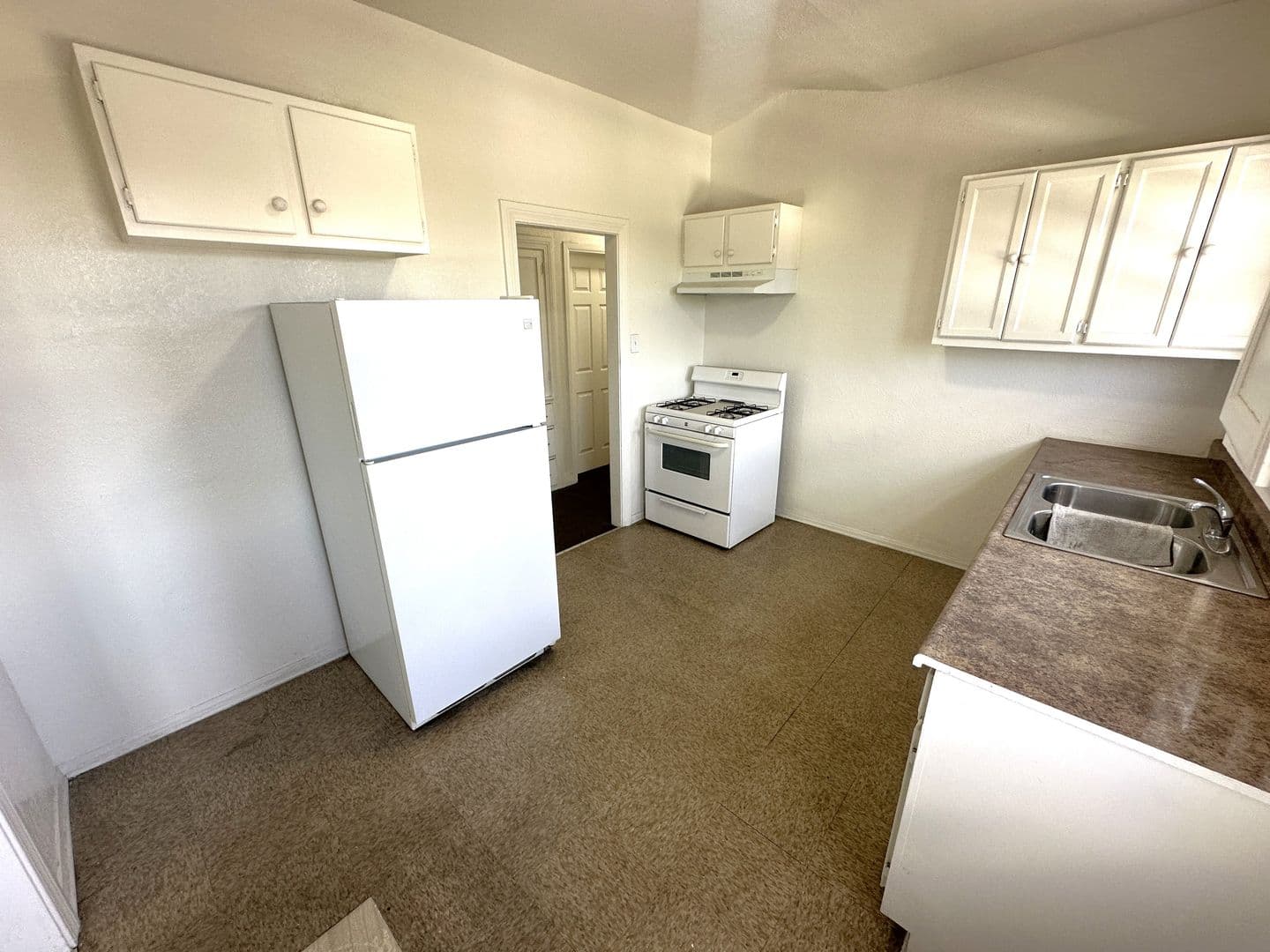 Los Angeles Apartment: 1458-1464 W. 45th St.