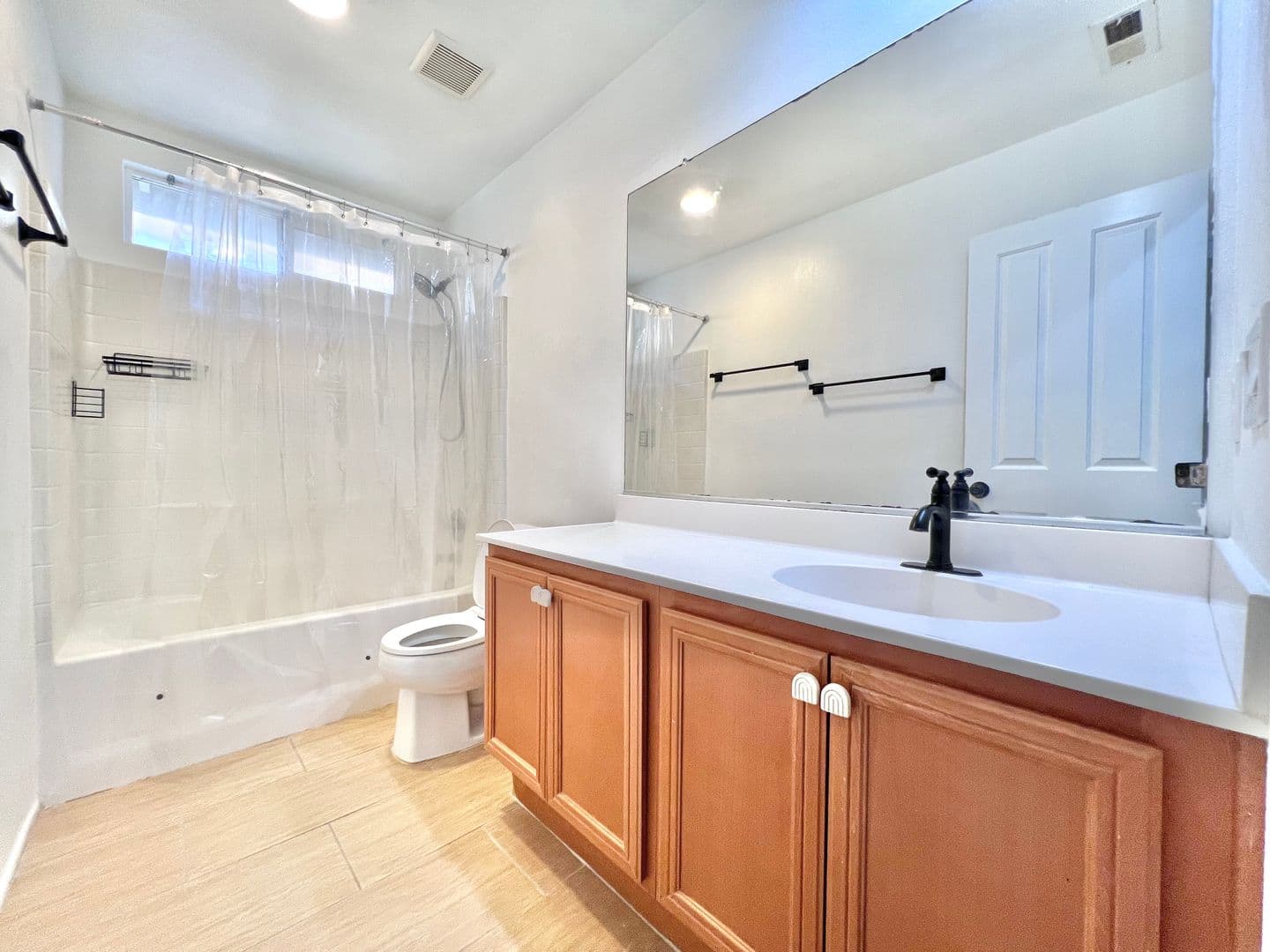 Perris House: 567 Botan St.