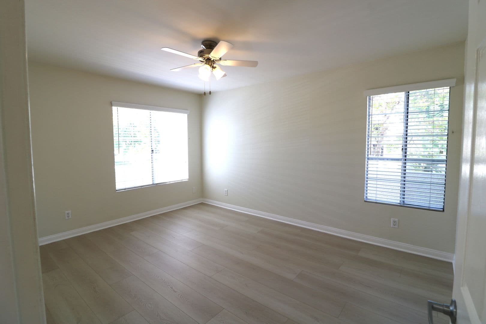 Woodland Hills Condo: 5545 Canoga Ave Unit 106