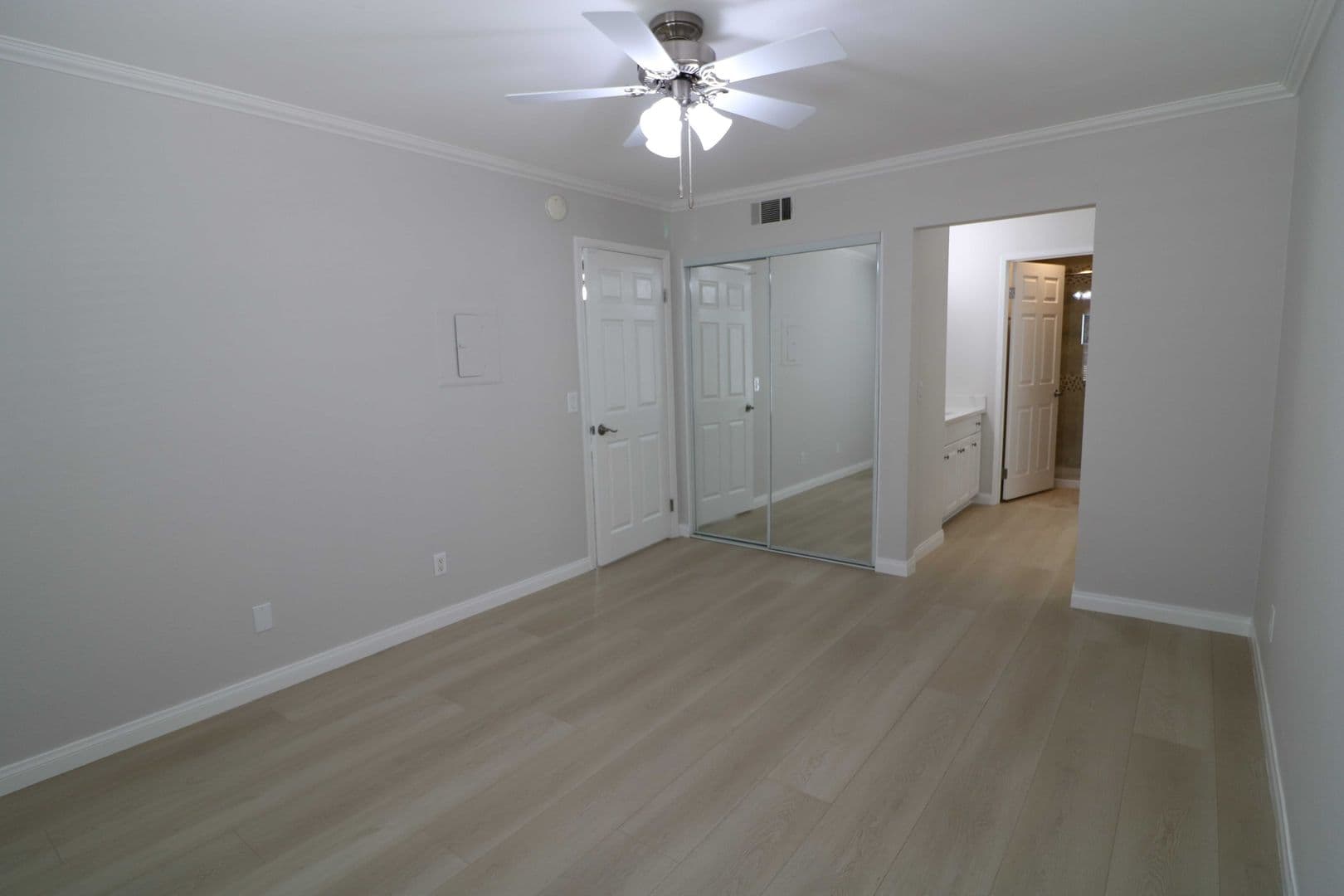 Woodland Hills Condo: 21450 Burbank Blvd. #120