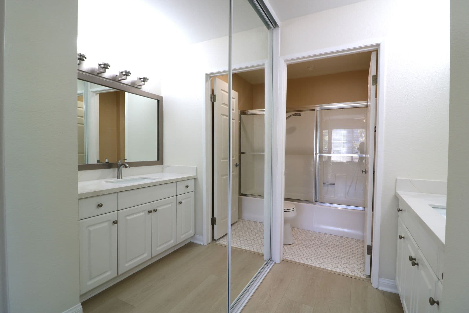 Woodland Hills Condo: 5545 Canoga Ave Unit 106