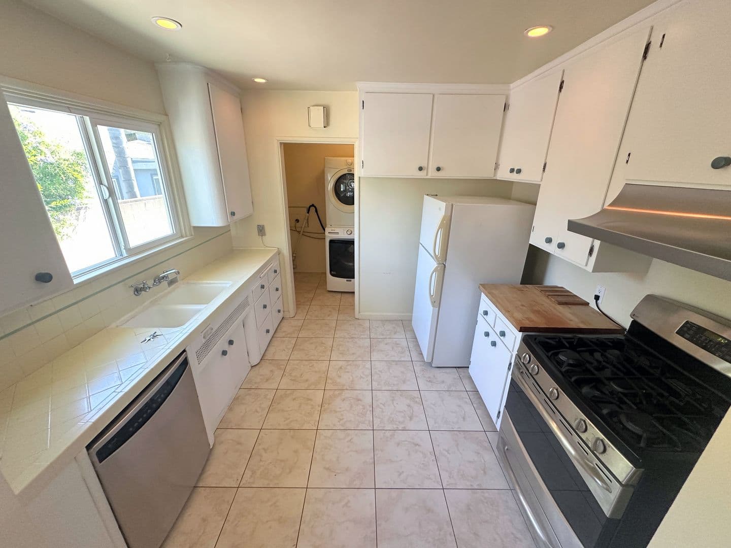 Mar Vista House: 3977 Coolidge Ave