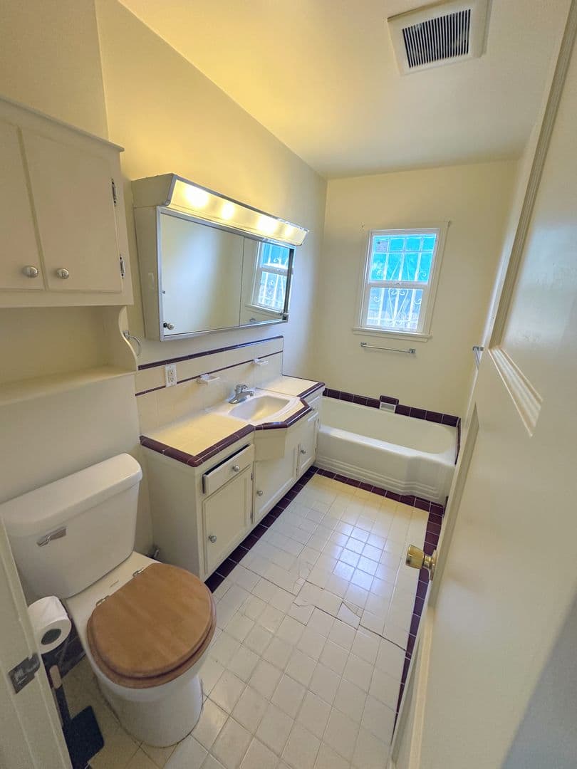 Mar Vista House: 3977 Coolidge Ave