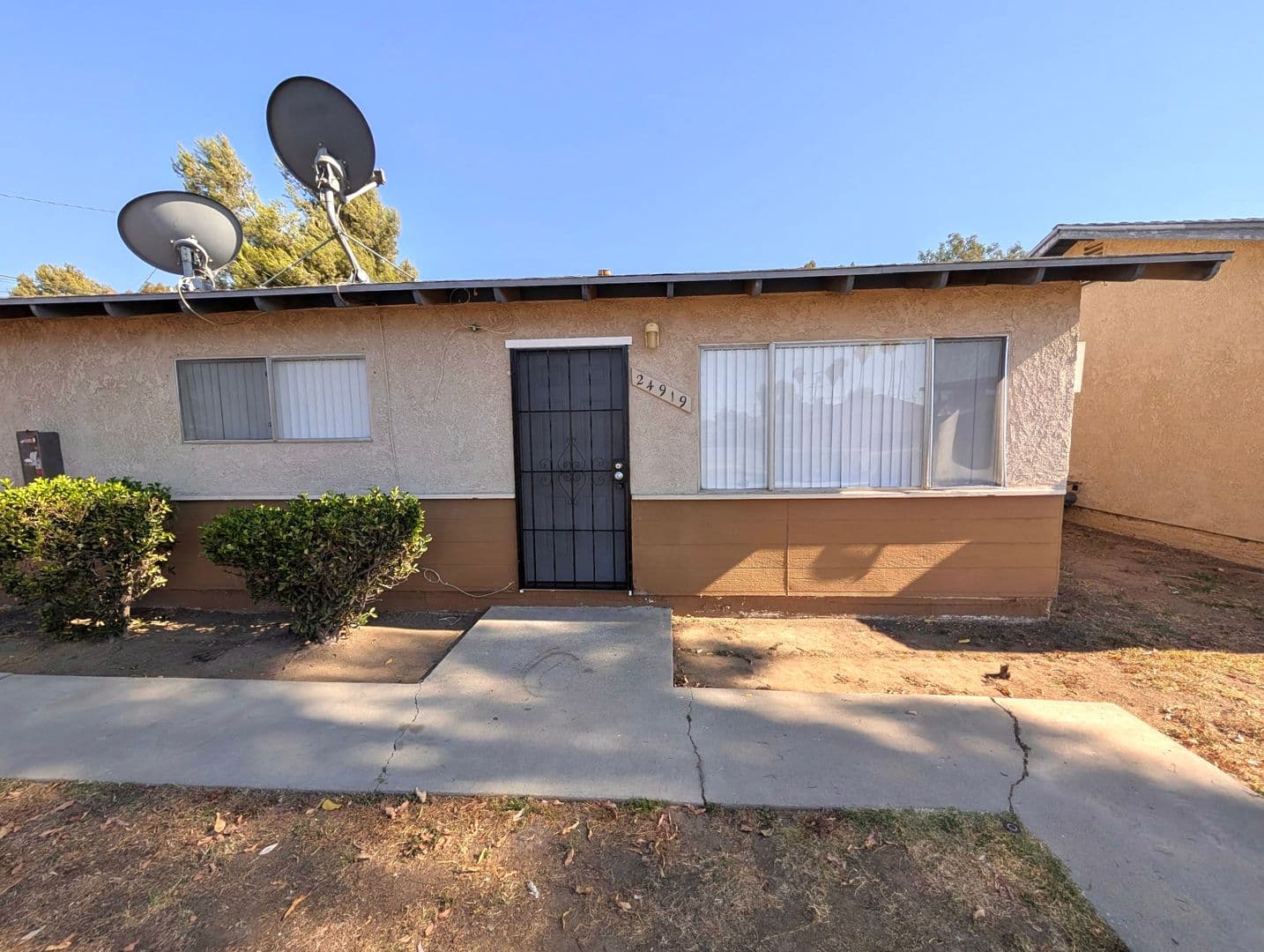 Moreno Valley Apartment: 24885 - 24919 Eucalyptus Ave