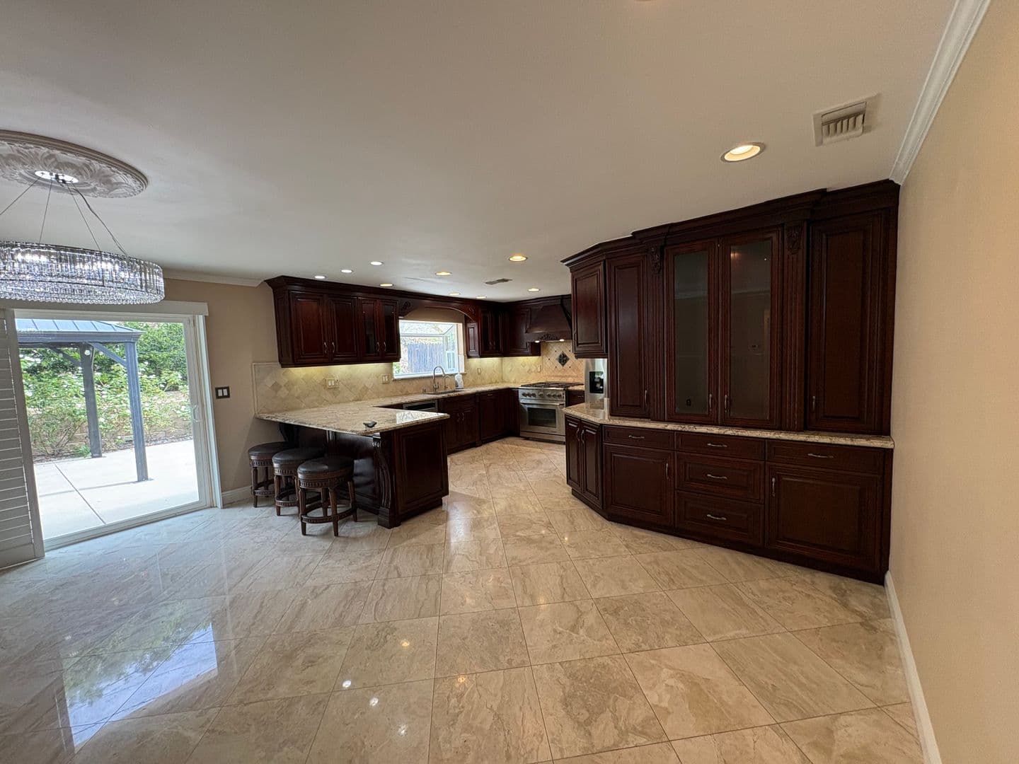 Granada Hills House: 12130 Rahn Ave