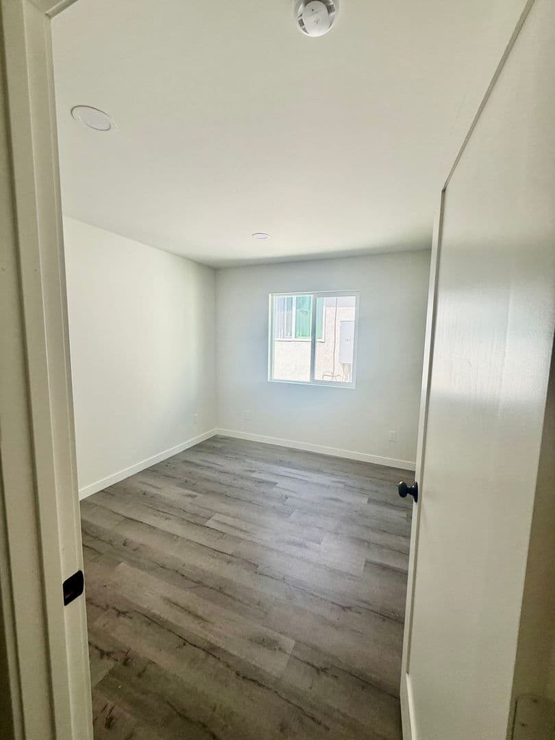 Los Angeles House: 5840 Denver Ave  - 5840