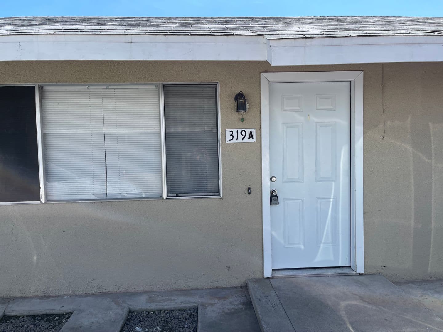 Hemet Apartment: 319 S. Alessandro St.