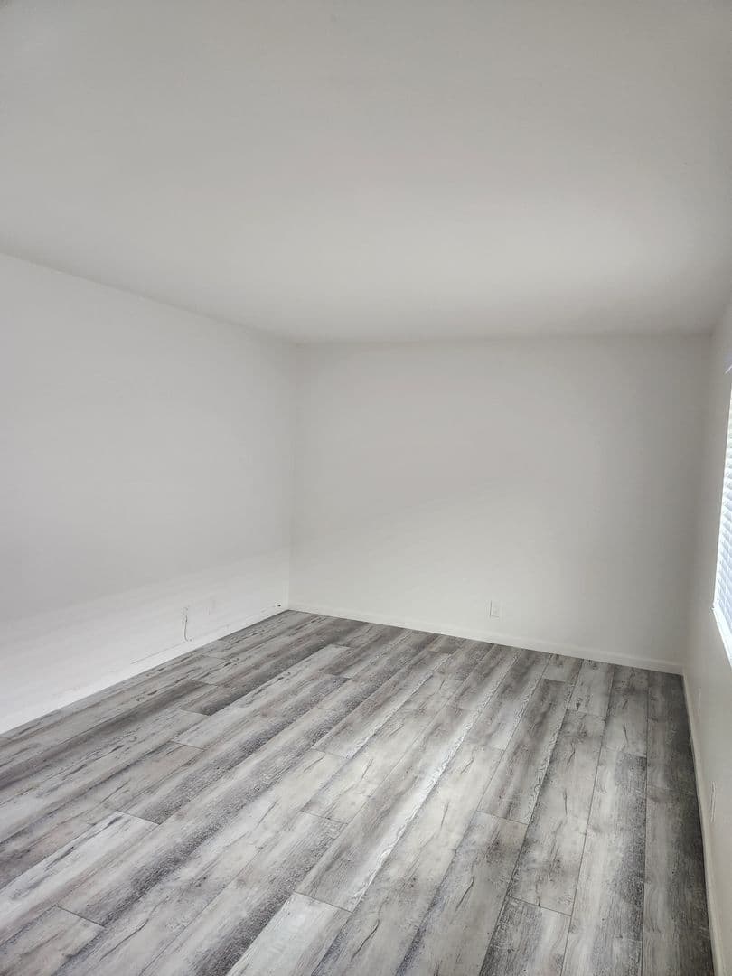 Port Hueneme Apartment: 240 N. 2nd St.
