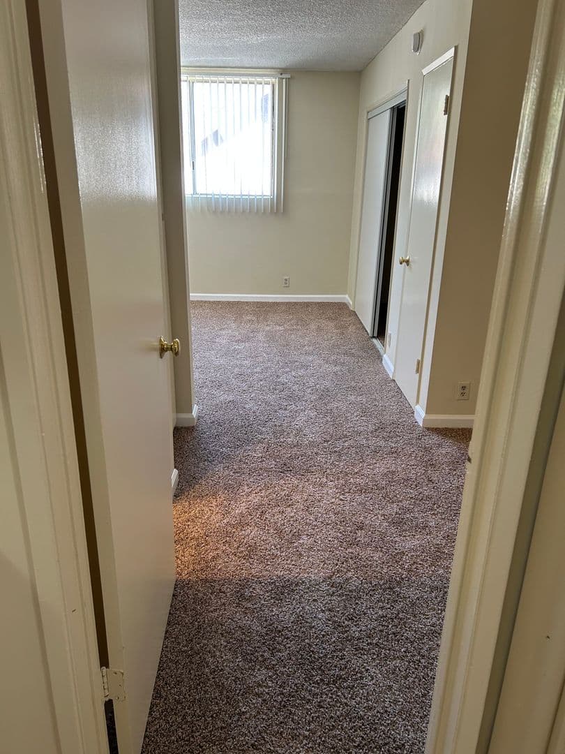 Northridge Apartment: 18550 Prairie St.