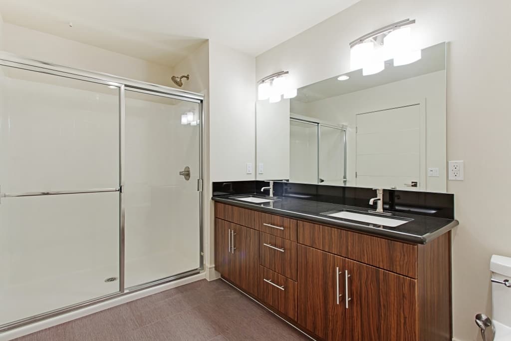 Thousand Oaks Apartment: 94- #4 N. Oakview Drive