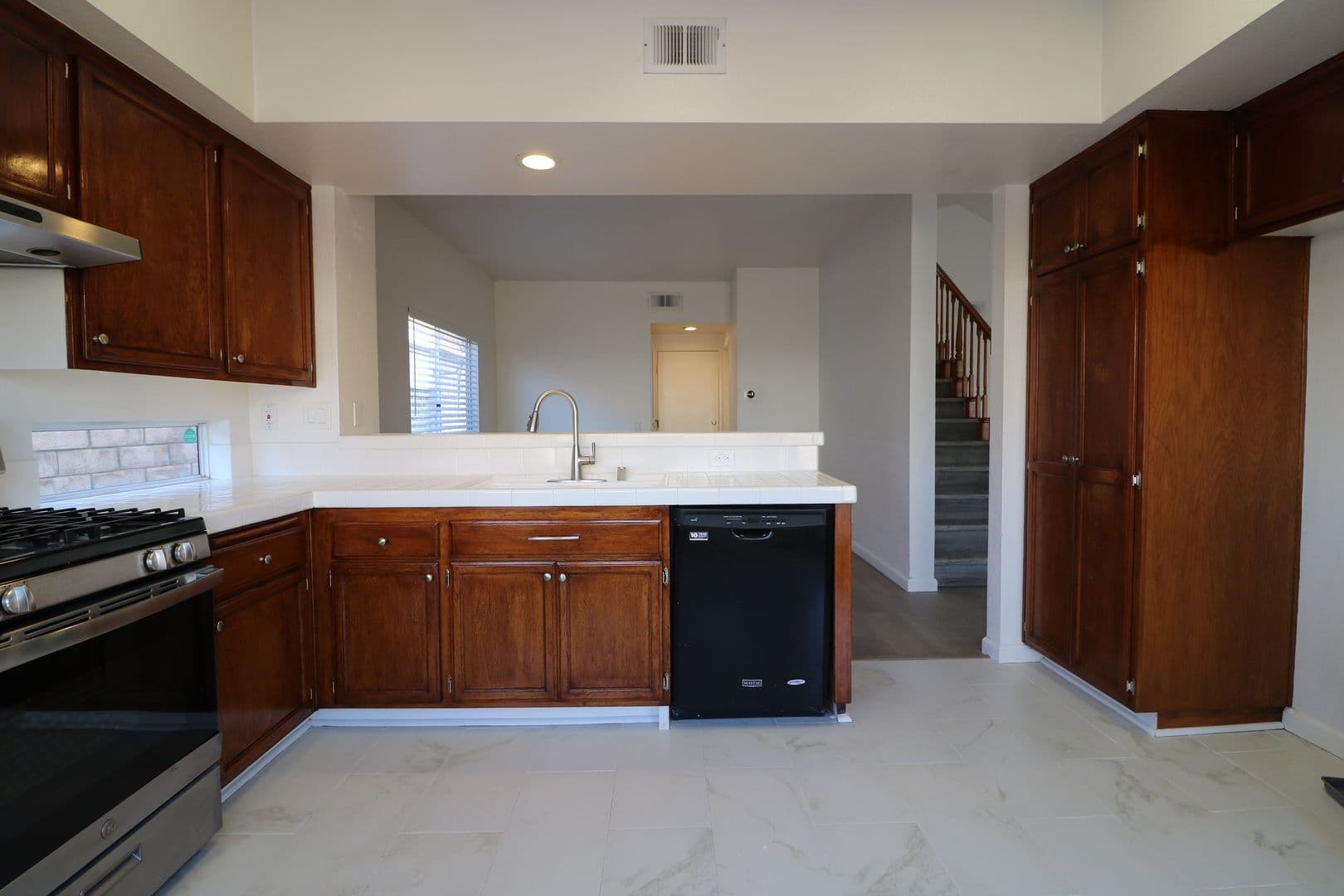 Simi Valley House: 3091 Lamplighter Street