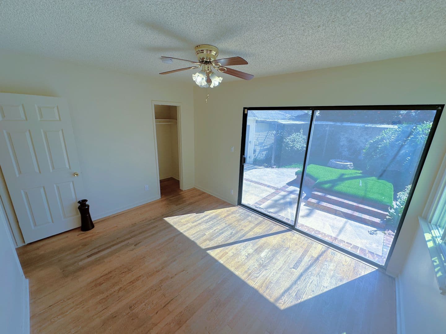 Mar Vista House: 3977 Coolidge Ave