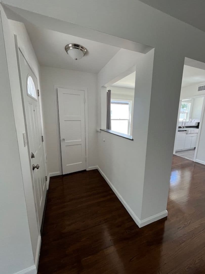 Van Nuys House: 14313 Collins St.