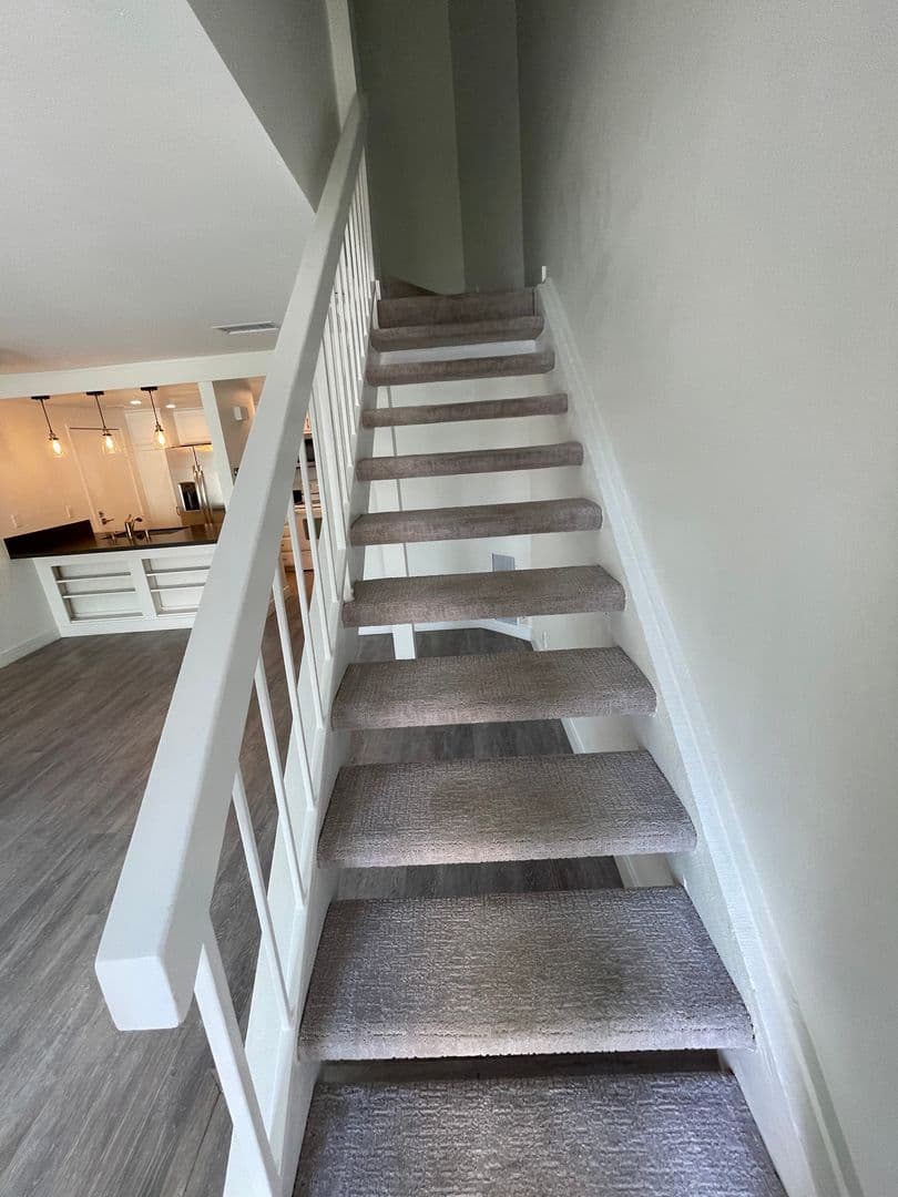 Tustin House: 16884 Donwest