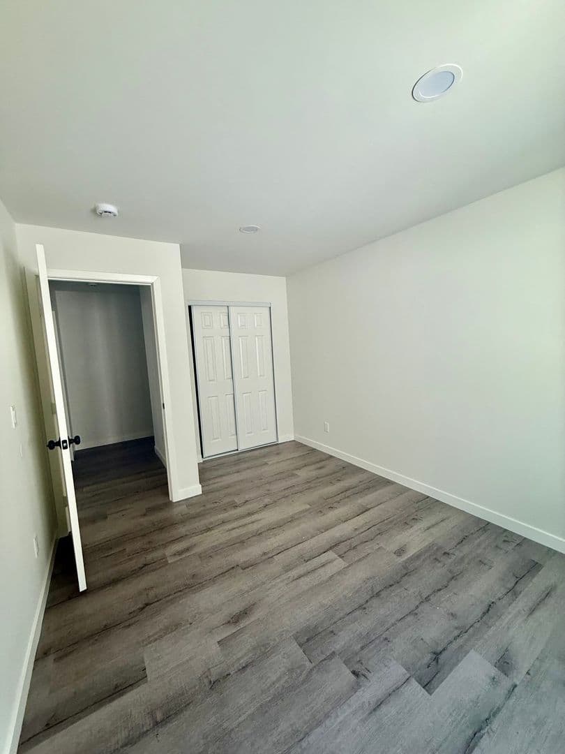 Los Angeles House: 5840 Denver Ave  - 5840