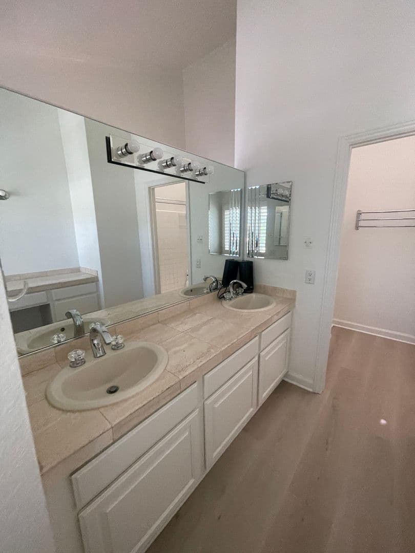 Corona Del Mar Condo: 19 Crest Circle  #19