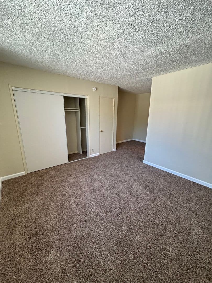 Northridge Apartment: 18550 Prairie St.