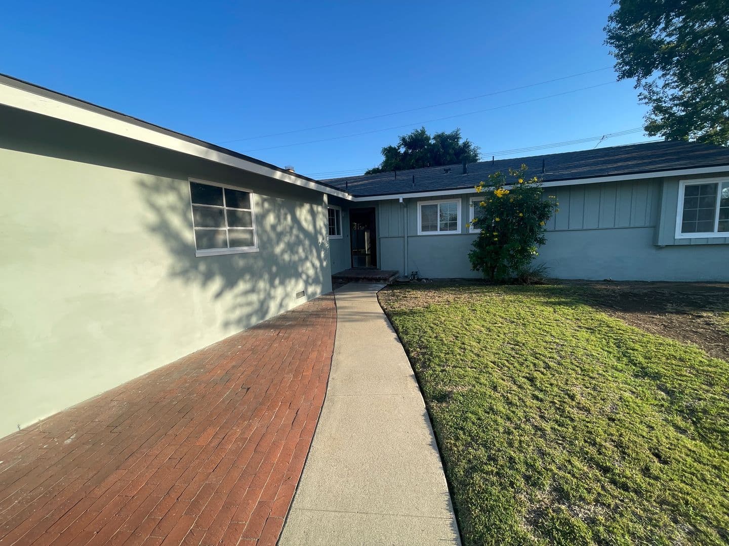 Tustin House: 17592 Fiesta Way