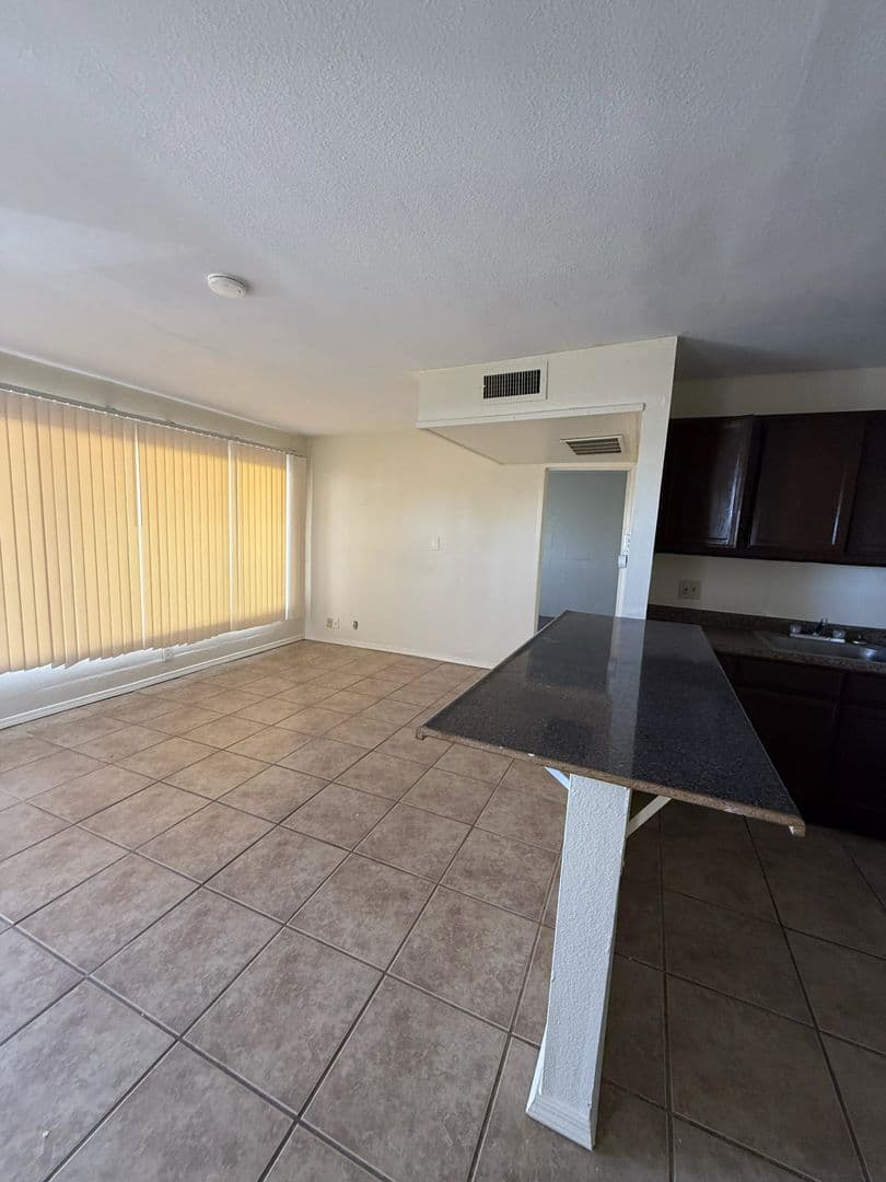 El Centro Apartment: 1681 Villa Ave.