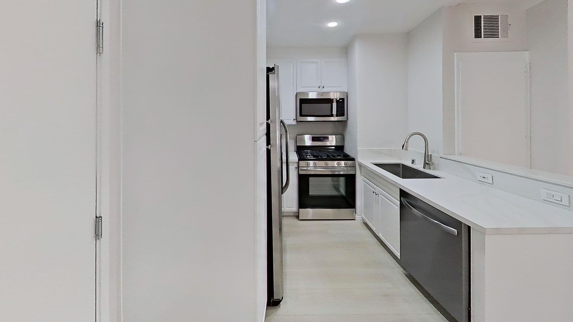 Woodland Hills Condo: 21450 Burbank Blvd. #120