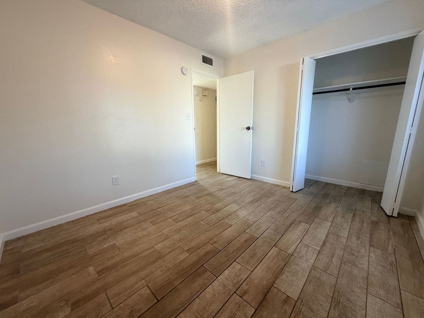 Shafter Apartment: 615 Kern St.