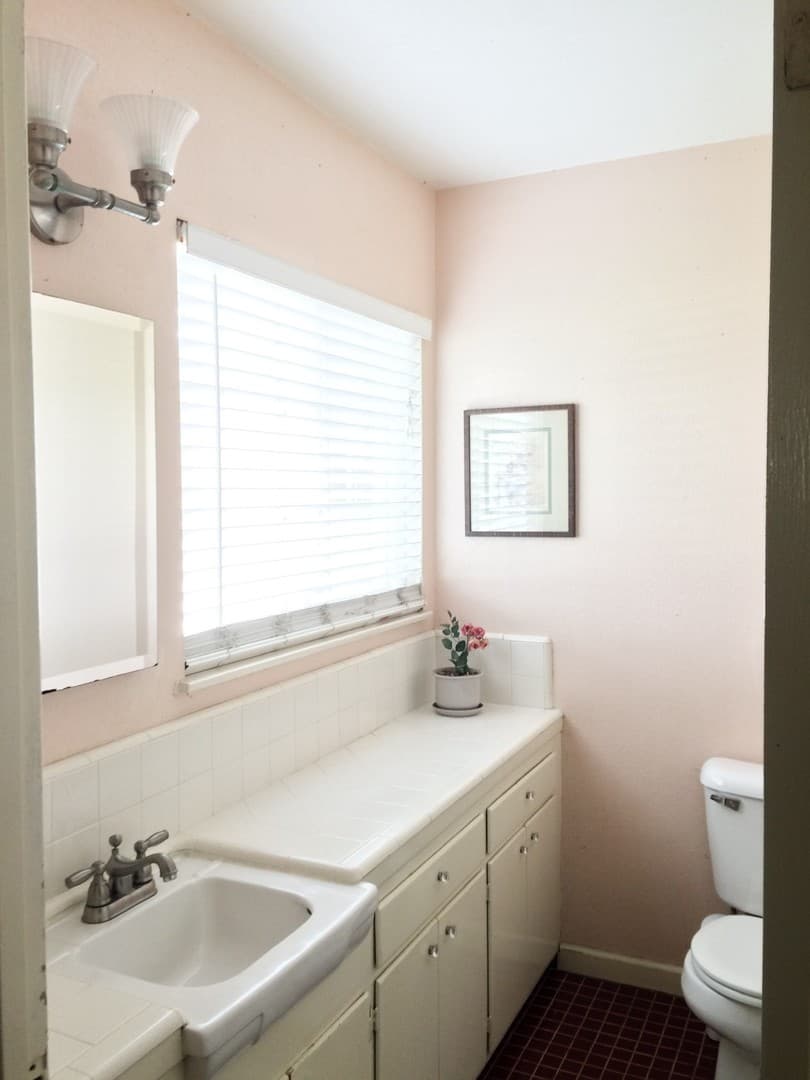 Tustin House: 17592 Fiesta Way