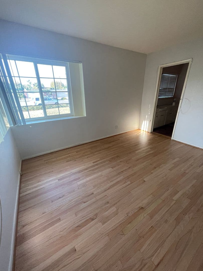 Tustin House: 17592 Fiesta Way