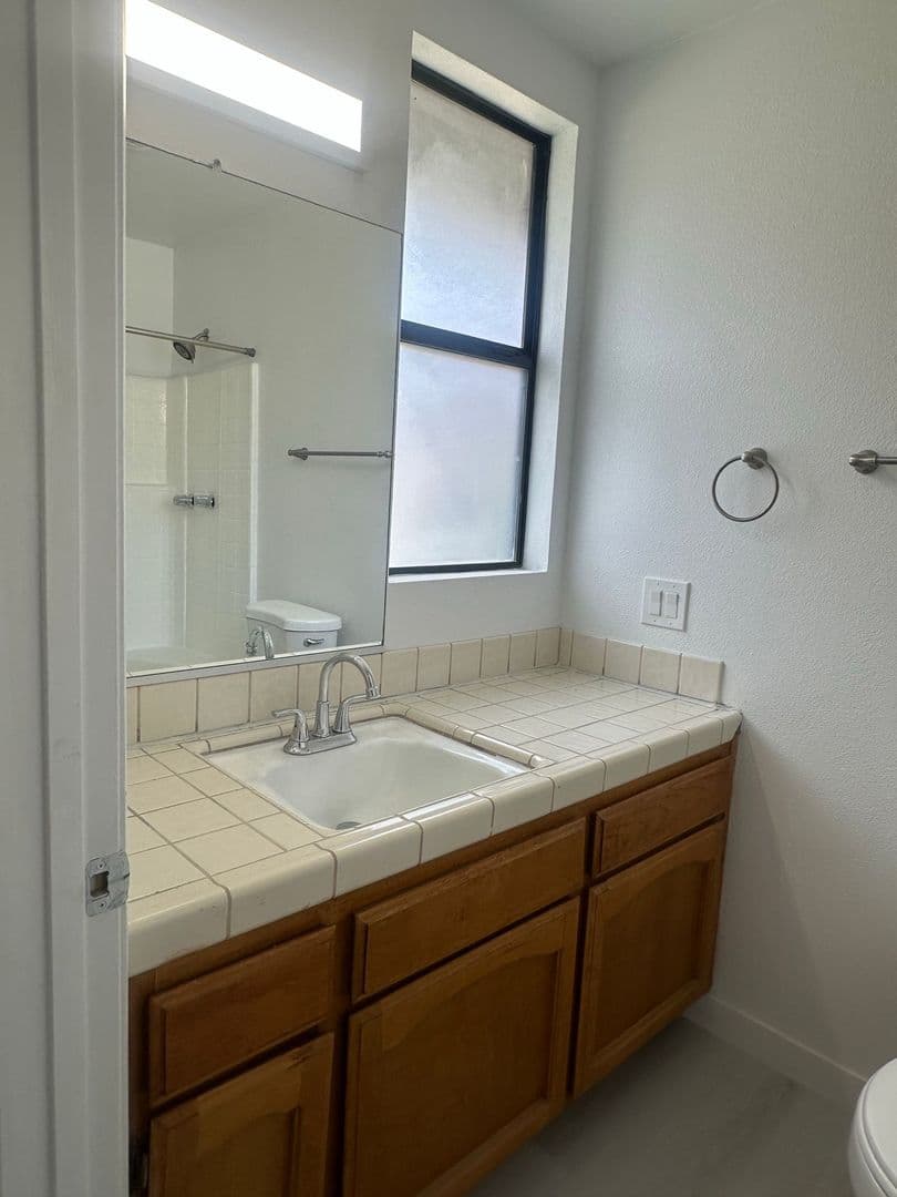 California City Apartment: 9848 Sally Ave.