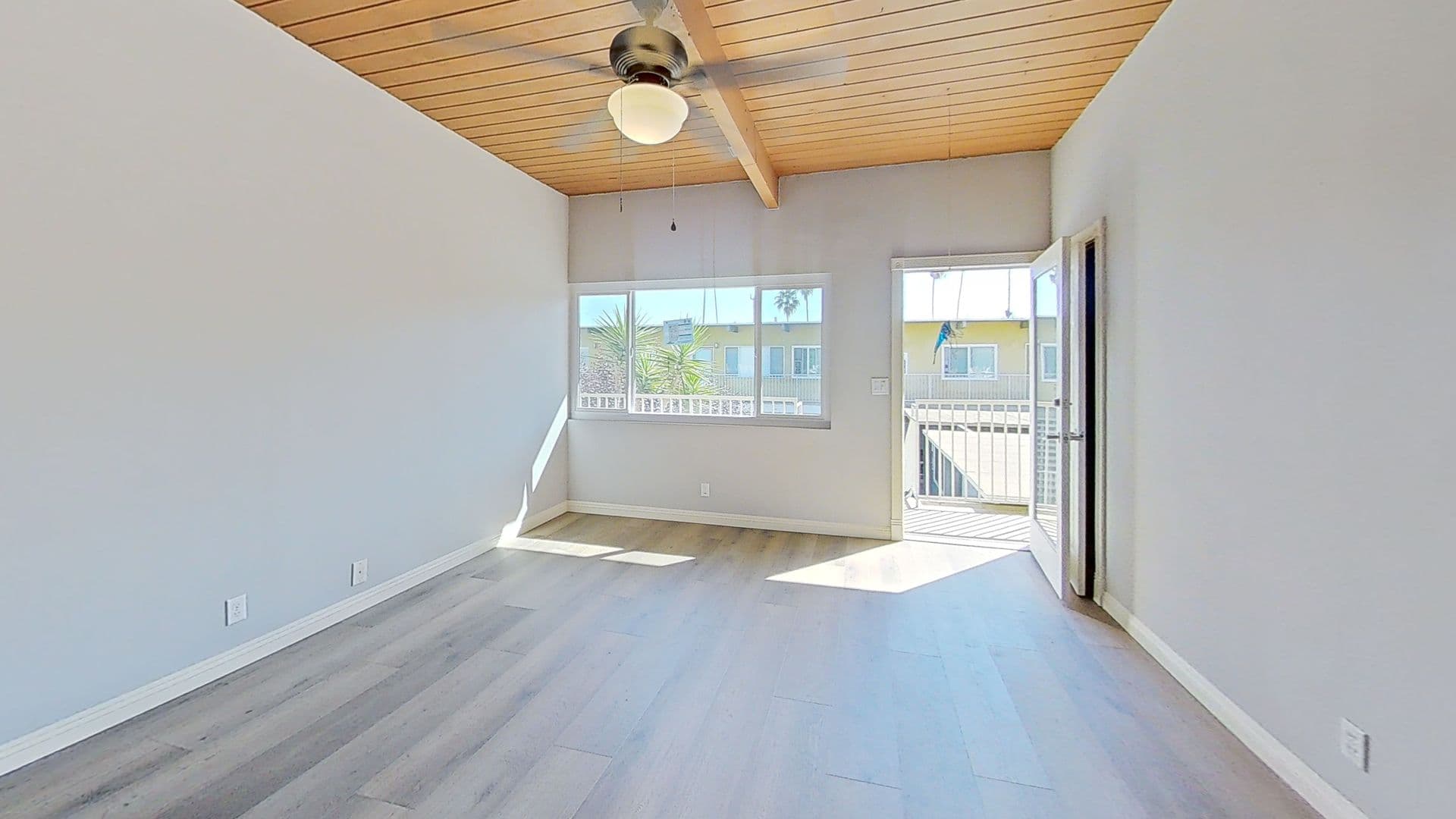 Santa Monica Condo: 2325 Kansas Ave #8